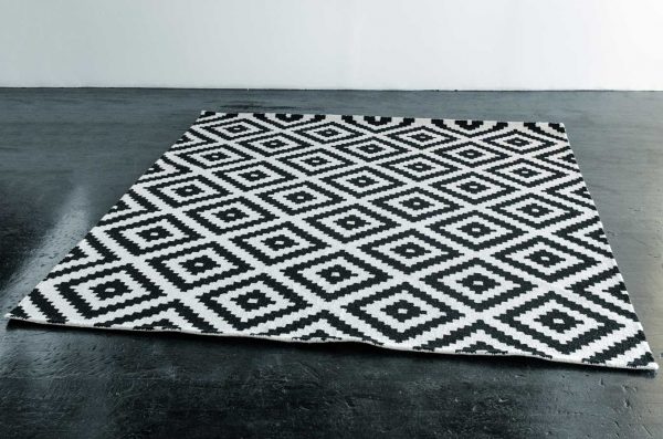 Rug, 7’6″x9’6″ Geometric Black & Ivory